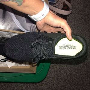 Men’s Skechers size 8